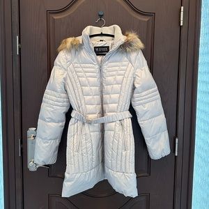 GUESS Women’s Cream White Long Puffer Coat Size L Faux Fur Hood Detachable Belt